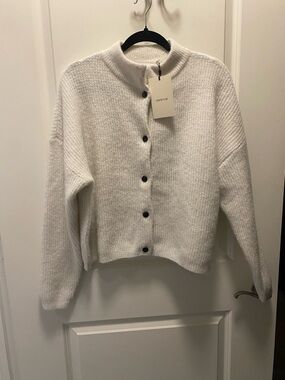 Gestuz White Button-Front Knit Cardigan